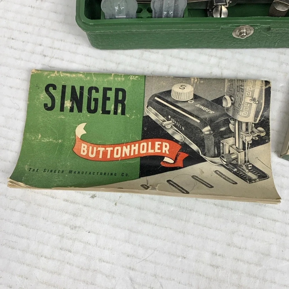 SINGER Button Holder Attachment Set  VINTAGE ACCESSORIES CASE LOT